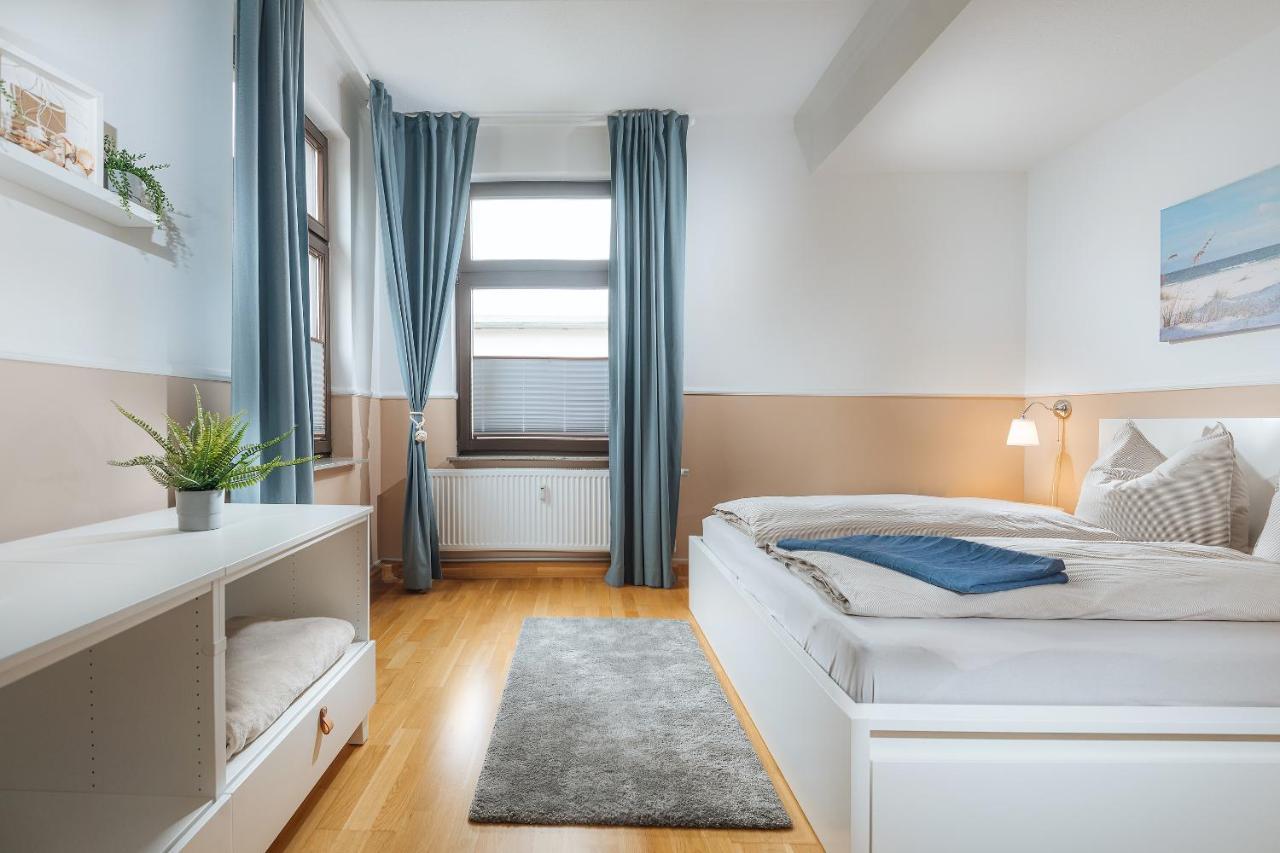 Grosse Koje Mit Terrasse Apartment Росток Екстериор снимка