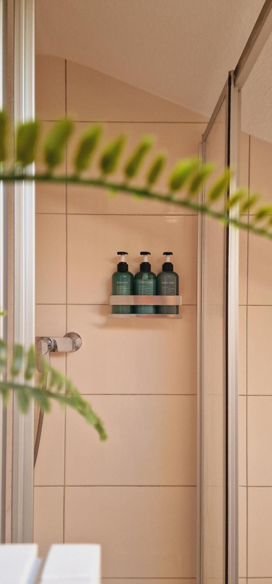 Grosse Koje Mit Terrasse Apartment Росток Екстериор снимка